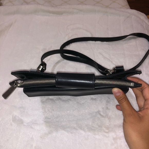 GENUINE LEATHER CROSSBODY/WRISTLET PURSE - Picture 3 of 11